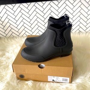 Ugg waterproof ankle boot
